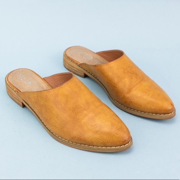 Mi.iM Shoes - Mi.IM Tan Flat Mule